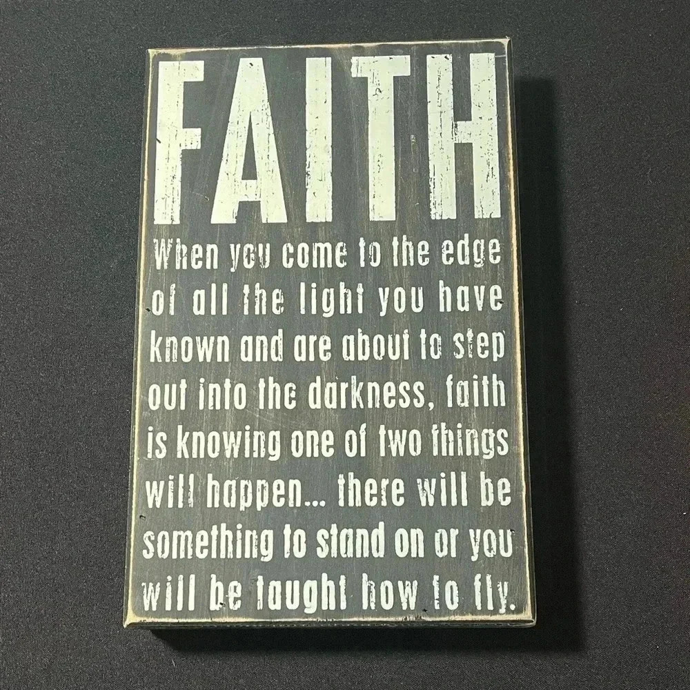 Wooden distressed wall art “FAITH” 7” x 11” GUC - Picture 1 of 10